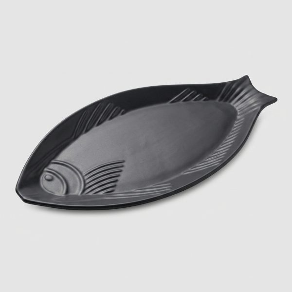 Ceramic_plate_product_photography_202608071331 Plateau en forme de poisson