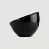 Product_photography_on_grey_back…_202608050027 Bol de service asymétrique incliné