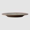 Product_photography_on_grey_back…_202608051220 Assiette plate ronde émaillé rustique (Ø23 cm)